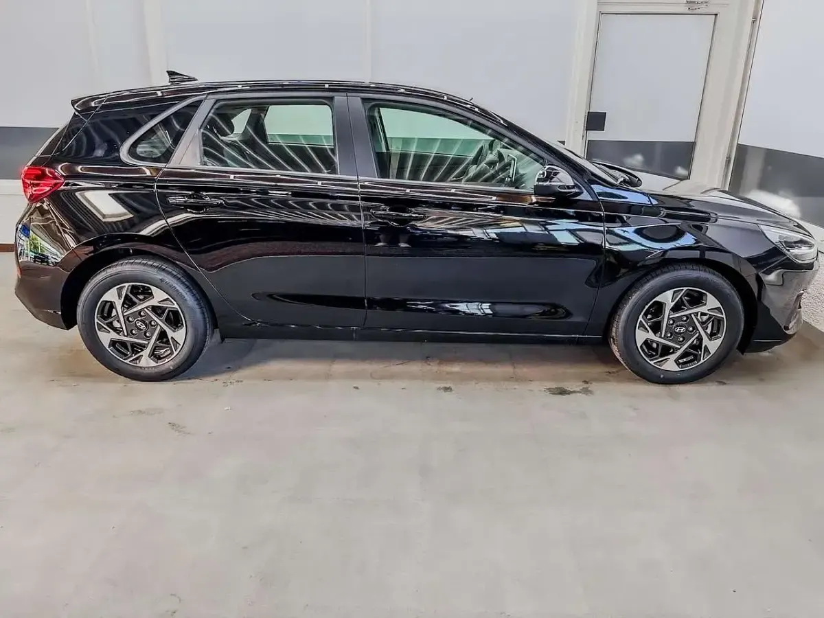 Neu Hyundai i30 Style 150 PS (110 kW) 2026 Abyss black a2b Limousine