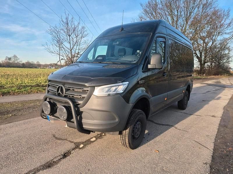 Schwarz Gebraucht 2025 Mercedes Sprinter Van | 72.900 € (Fairer Preis) - Bild 1/4
