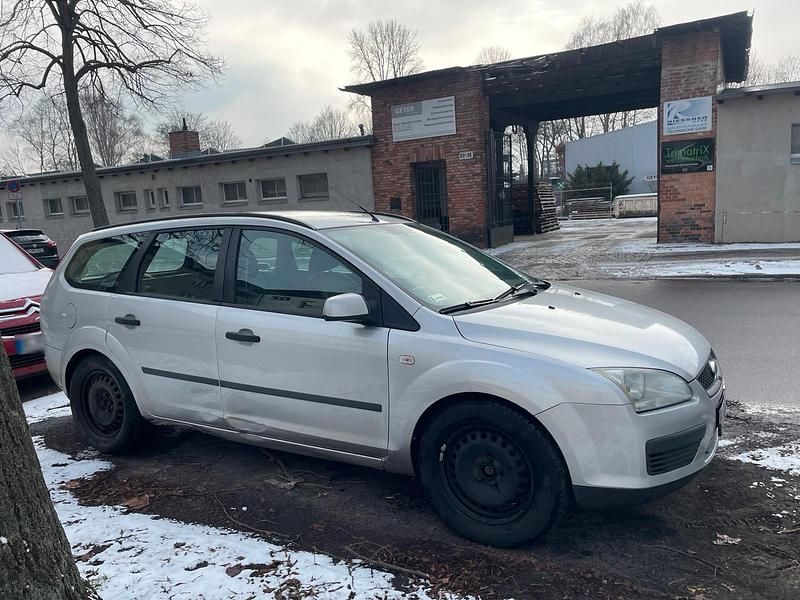 Gebraucht Ford Focus 120 PS (88 kW) 2005 Silber Kombi