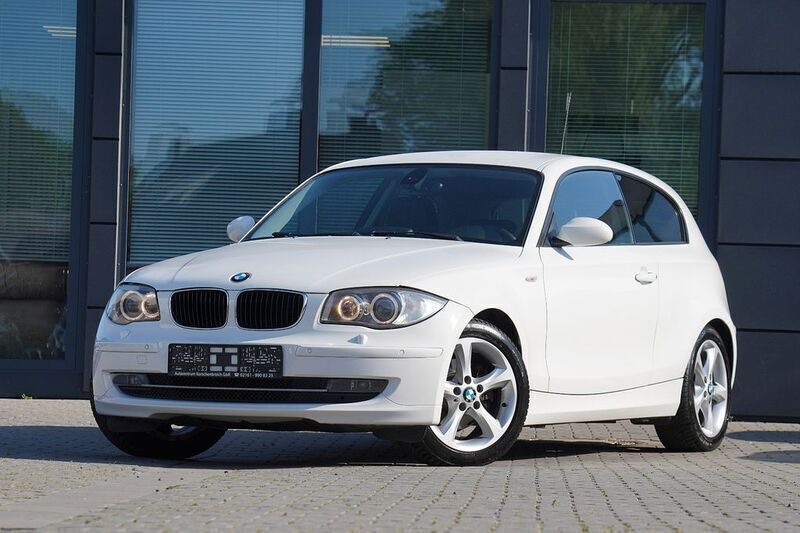 Alpinweiss iii Gebraucht 2009 BMW 120 Advantage Kleinwagen | 9.990 € (Teuer) - Bild 1/4