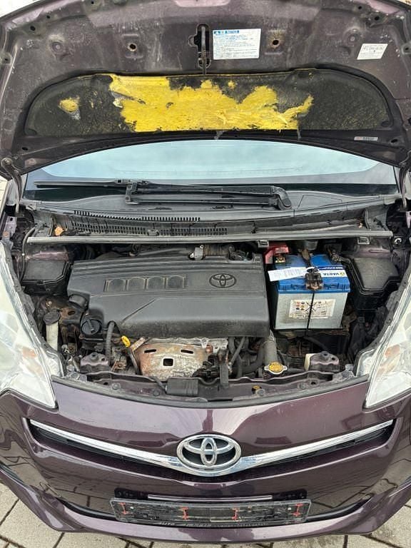 Gebraucht Toyota Verso-S 99 PS (72 kW) 2011 Violet Van / Kleinbus