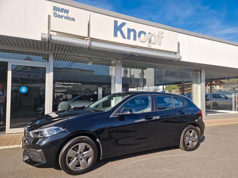 Schwarz Gebraucht 2023 BMW 118 Advantage Kleinwagen | 25.300 € (Fairer Preis) - Bild 1/4
