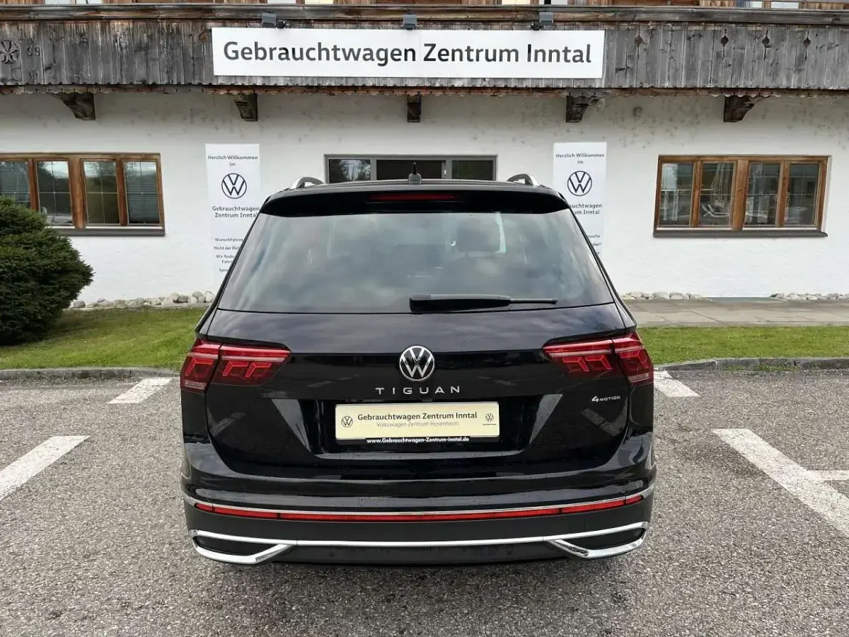 Gebraucht VW Tiguan Elegance 200 PS (147 kW) 2020 Deep black perleffekt SUV