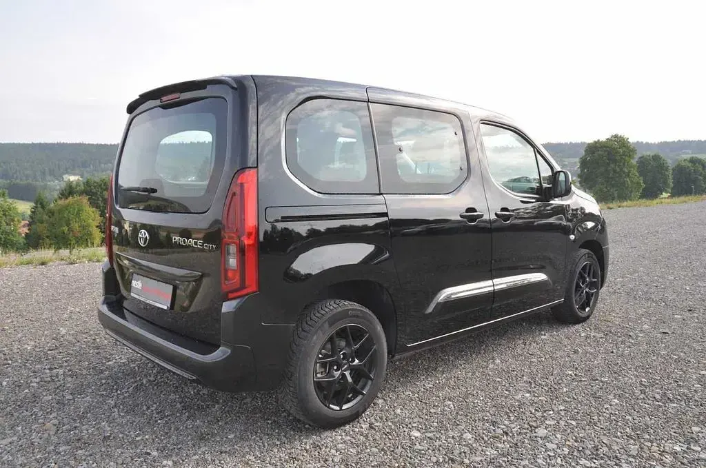 Gebraucht Toyota Proace Verso City 110 PS (80 kW) 2024 Schwarz Kombi
