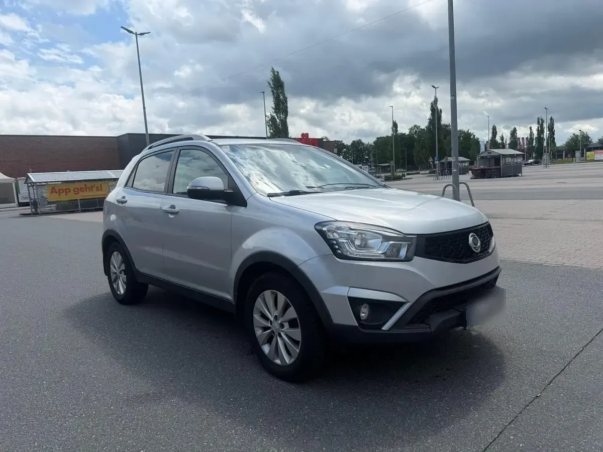 Gebraucht SsangYong Korando 181 PS (133 kW) 2016 Silber SUV