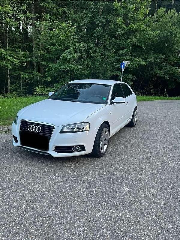 Weiß Gebraucht 2012 Audi A3 S-Line Limousine | 8.000 € (Superpreis) - Bild 1/4