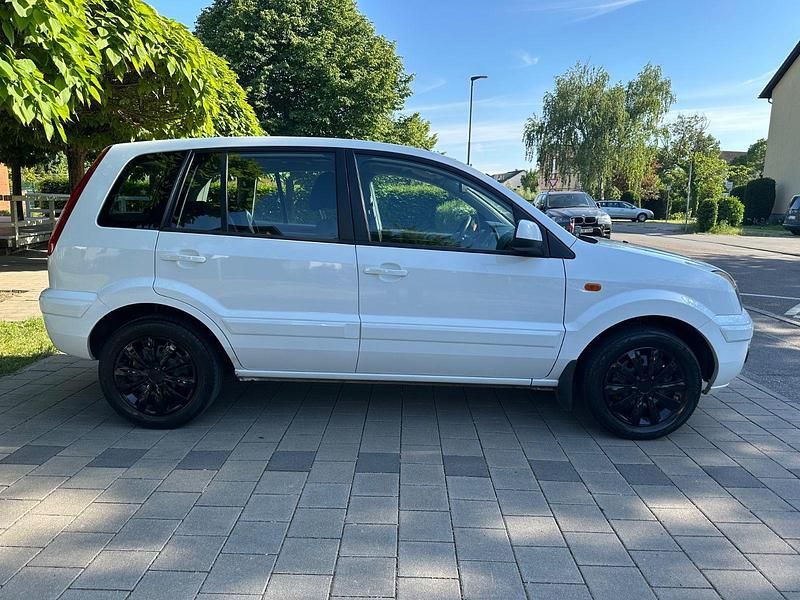 Gebraucht Ford Fusion Style 80 PS (58 kW) 2011 Weiß Kombi