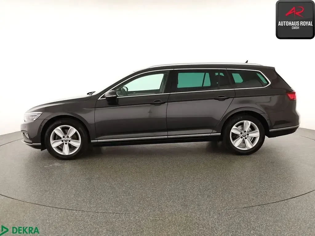 Usata VW Passat Elegance 190 CV (139 kW) 2022 Grigio Station wagon