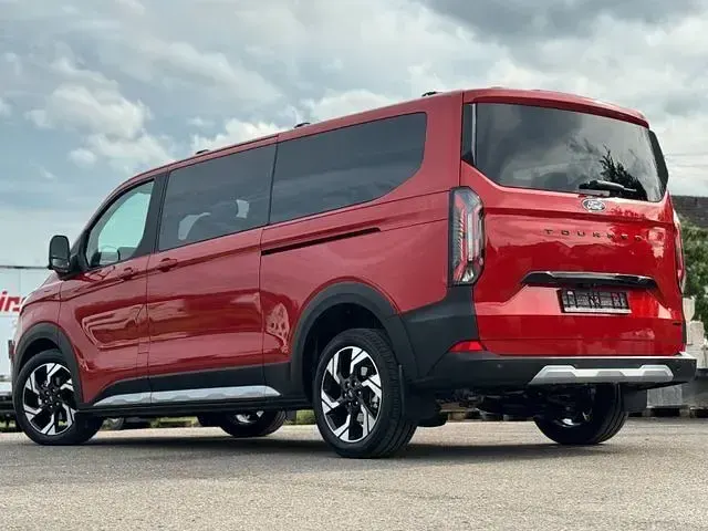 Neu Ford Tourneo Active 170 PS (125 kW) 2025 Rot Van / Kleinbus