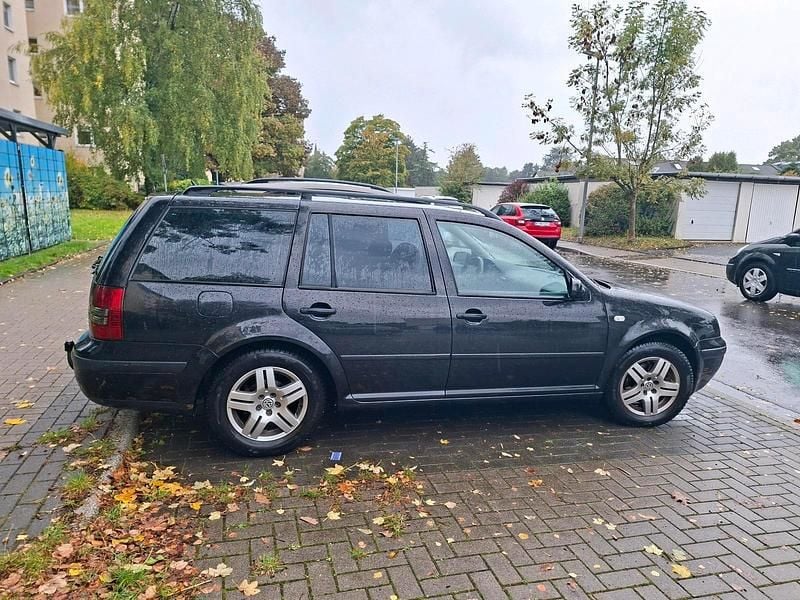 Schwarz Gebraucht 2002 VW Golf IV Kombi | 2.500 € (Teuer) - Bild 1/4