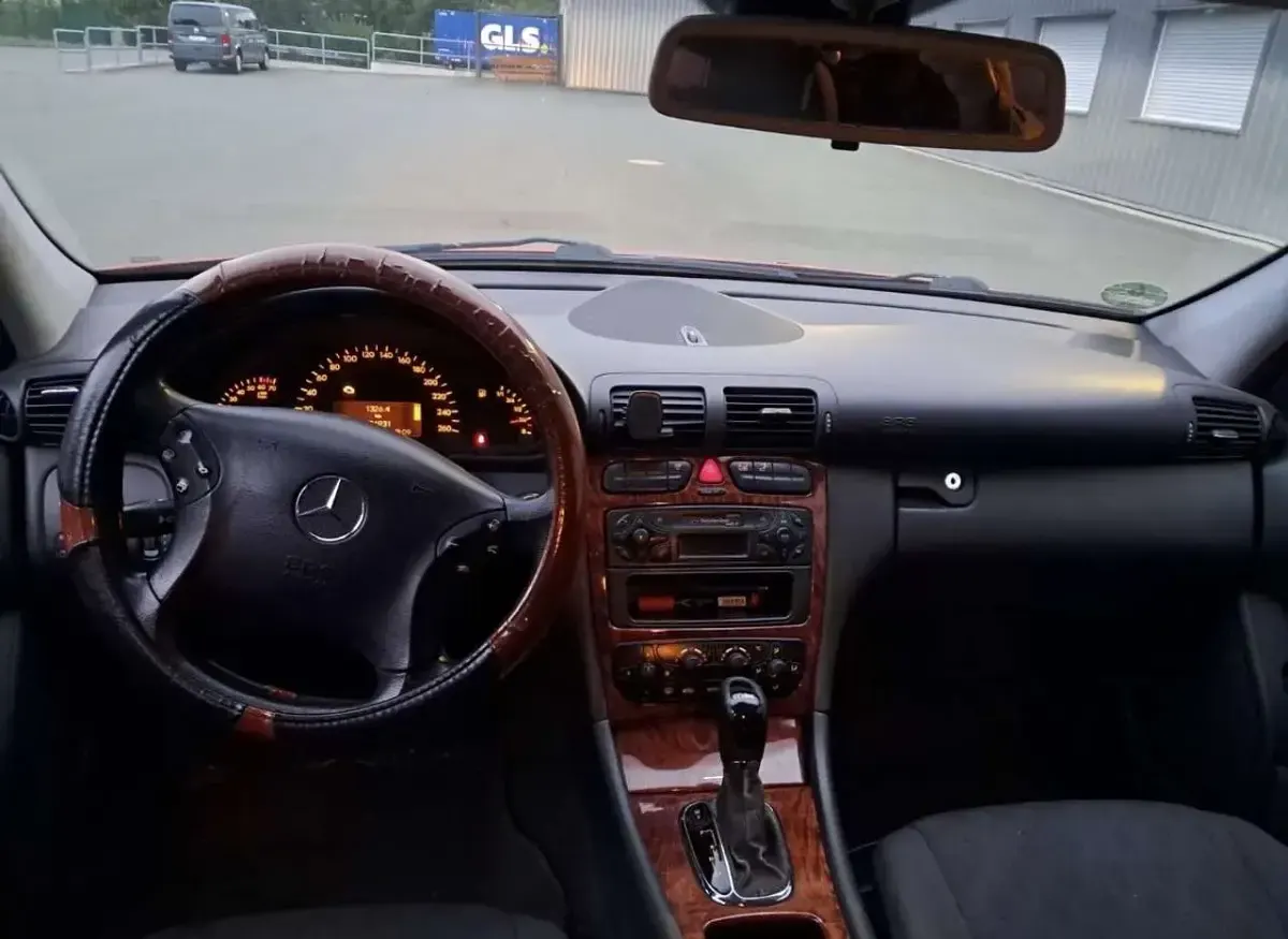 Gebraucht Mercedes C180 Elegance 129 PS (94 kW) 2002 Rot Kombi