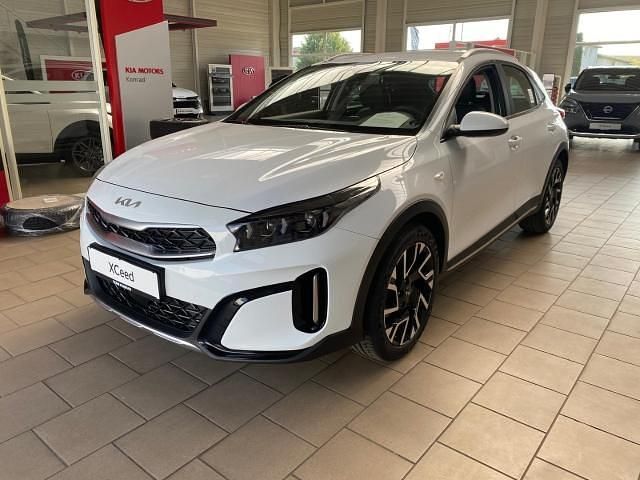 Carrara white (weiss) Neu 2025 Kia XCeed Comfort SUV | 27.990 € (Fairer Preis) - Bild 1/4