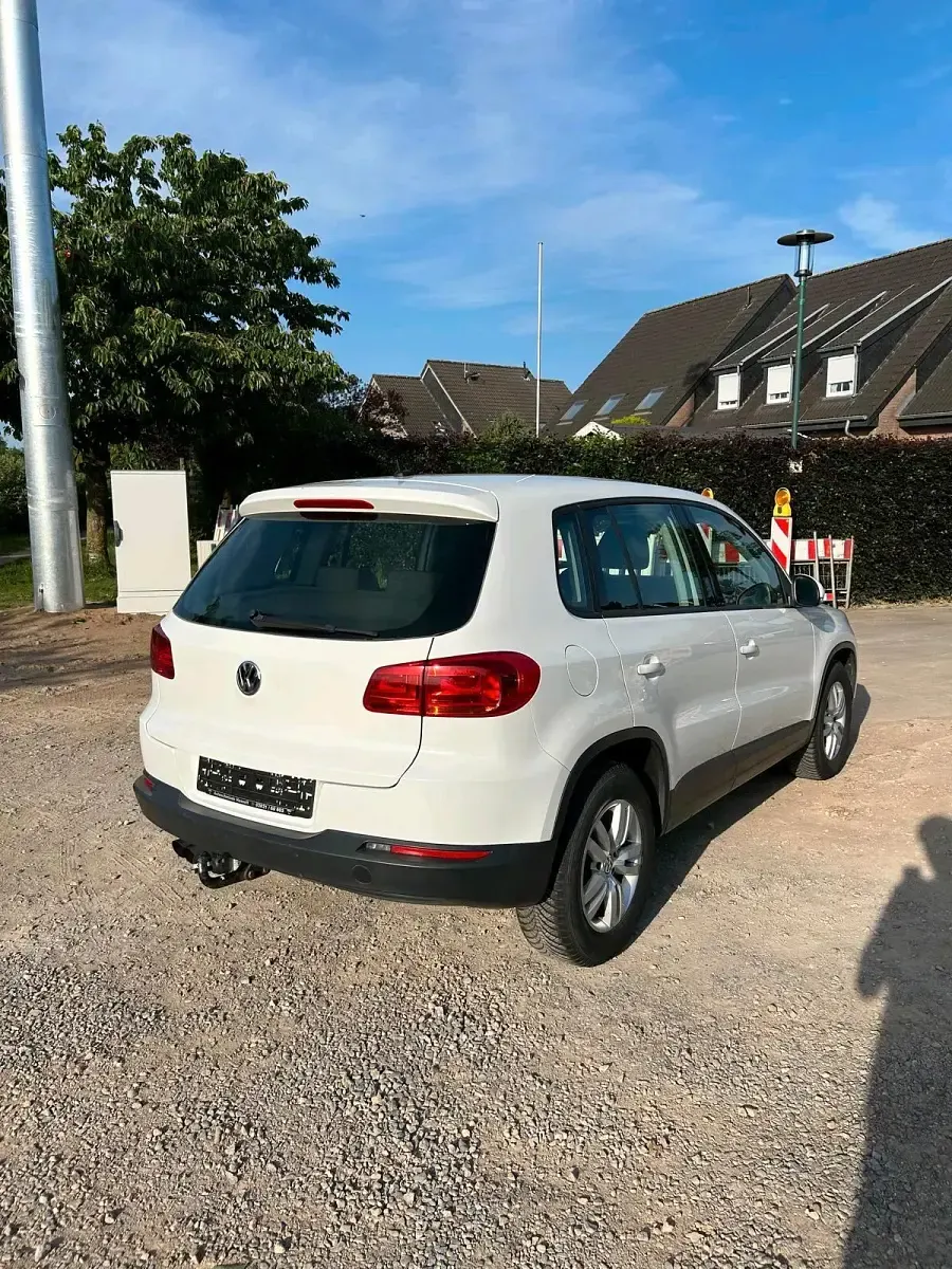 Gebraucht VW Tiguan Trendline 125 PS (91 kW) 2016 Weiß SUV