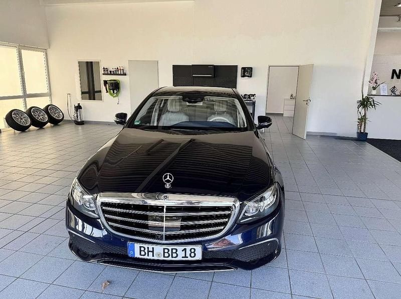 Gebraucht Mercedes E400 340 PS (250 kW) 2019 Blau Limousine
