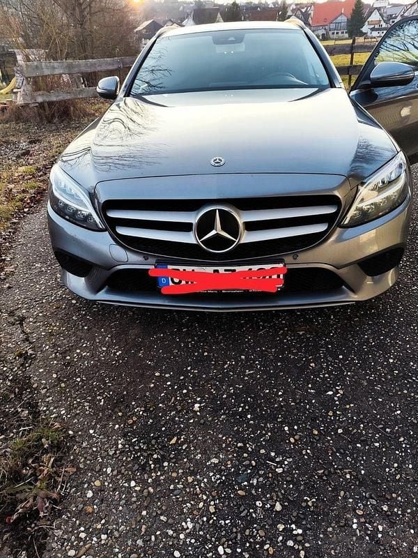 Grau Gebraucht 2019 Mercedes C220 Kombi | 16.250 € (Guter Preis) - Bild 1/4