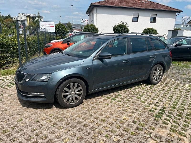 Grau Gebraucht 2018 Skoda Octavia Drive Kombi | 8.699 € (Superpreis) - Bild 1/4
