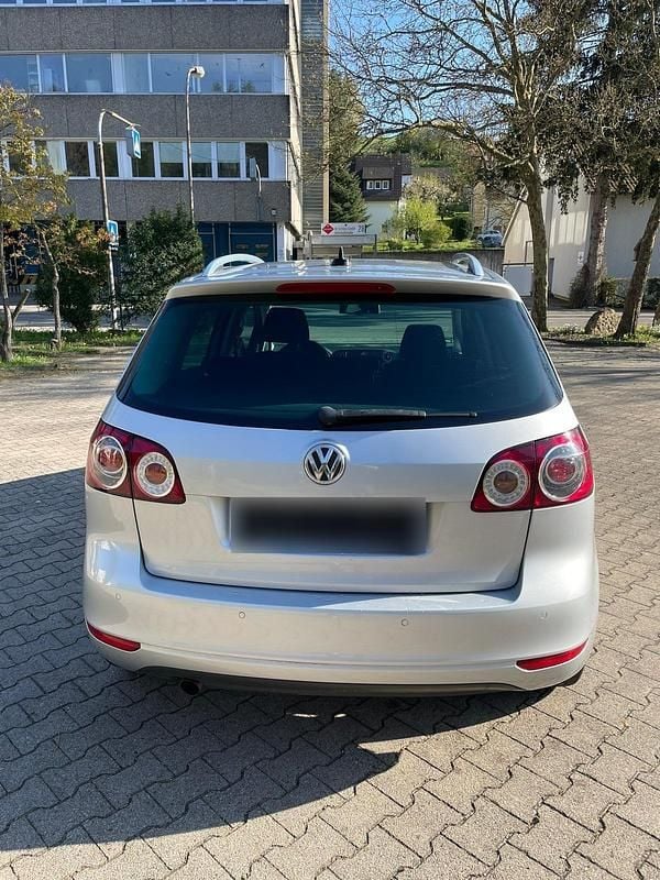 Second-hand VW Golf VII 105 CP (77 kW) 2012 Argintiu Hatchback