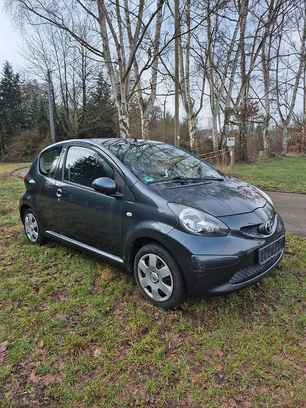 Gebraucht Toyota Aygo 69 PS (50 kW) 2007 Grau Kleinwagen