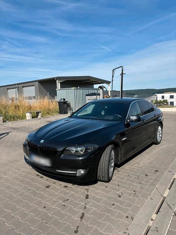 Schwarz Gebraucht 2012 BMW 530 Limousine | 12.800 € (Etwas zu teuer) - Bild 1/4