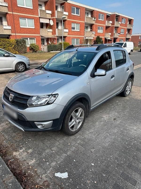 Gebraucht Dacia Sandero Stepway 90 PS (66 kW) 2014 Grau SUV