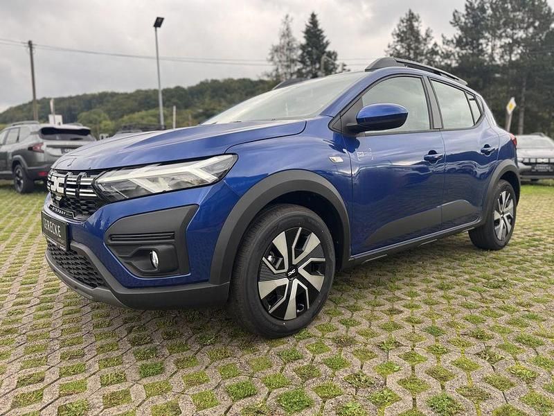 Neu Dacia Sandero Expression 91 PS (66 kW) 2025 Blau Kleinwagen