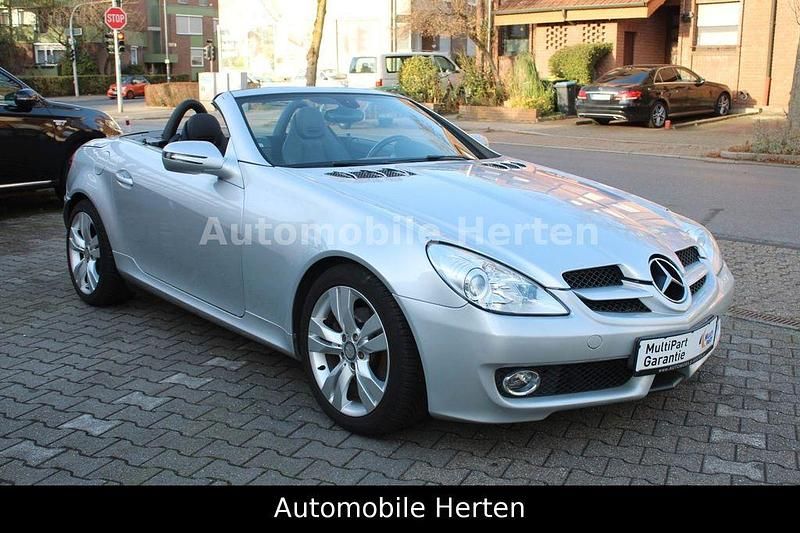 Gebraucht Mercedes SLK200 184 PS (135 kW) 2010 Silber Cabrio