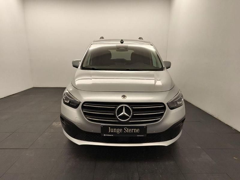 Gebraucht Mercedes T180 Progressive 116 PS (85 kW) 2024 Helvinsilber metallic Van / Kleinbus