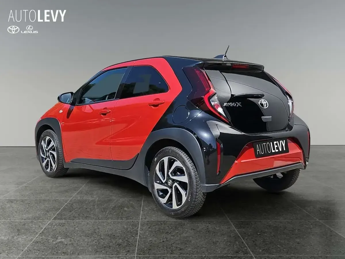 Gebraucht Toyota Aygo Pulse 72 PS (52 kW) 2023 Schwarz Kleinwagen