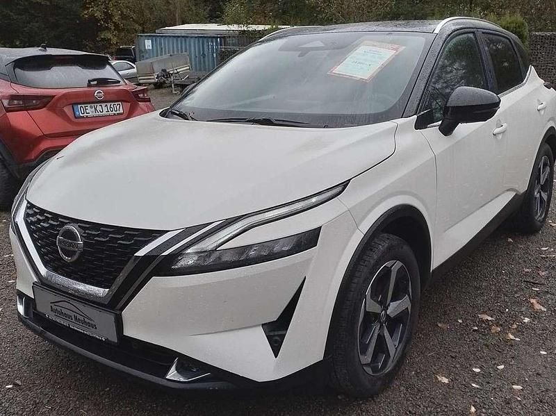 Pearl white/black m Gebraucht 2022 Nissan Qashqai N-Connecta SUV | 24.560 € (Fairer Preis) - Bild 1/4