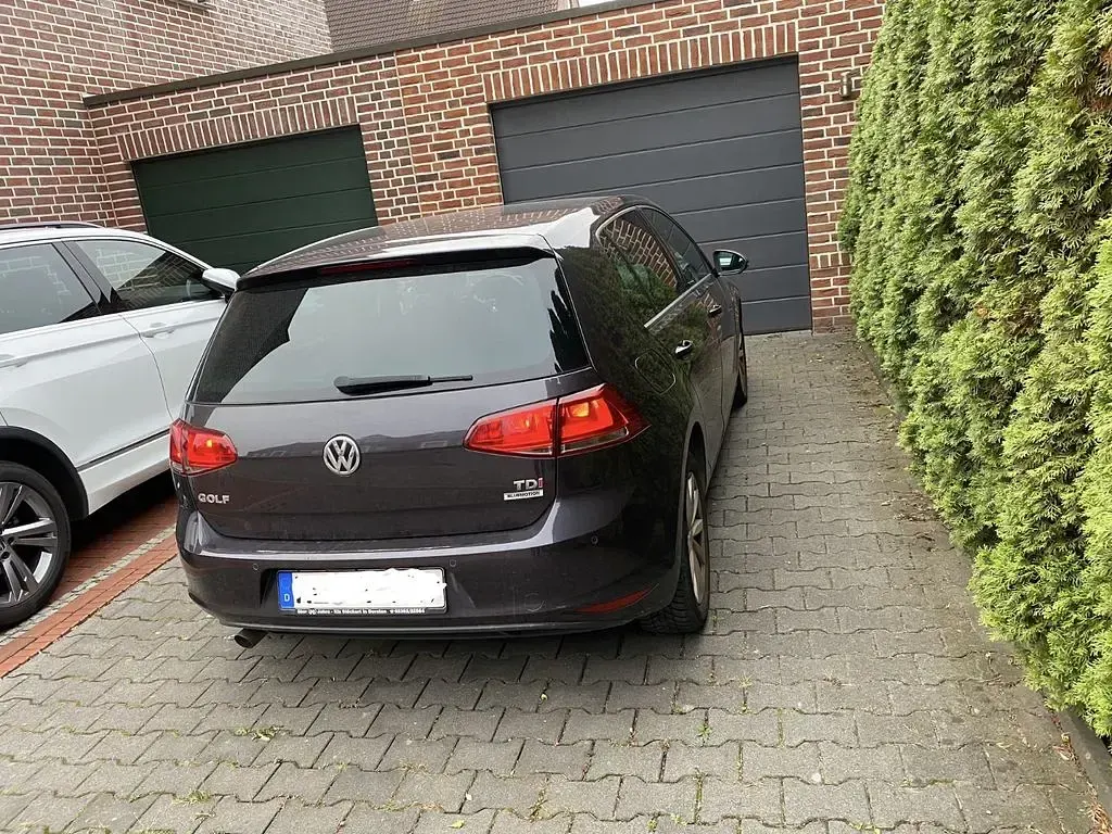 Gebraucht VW Golf VII LOUNGE 110 PS (80 kW) 2015 Schwarz Limousine