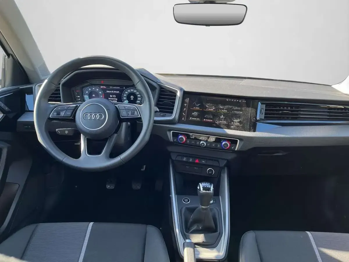Gebraucht Audi A1 S-Line 116 PS (85 kW) 2025 Gletscherweiß metallic SUV