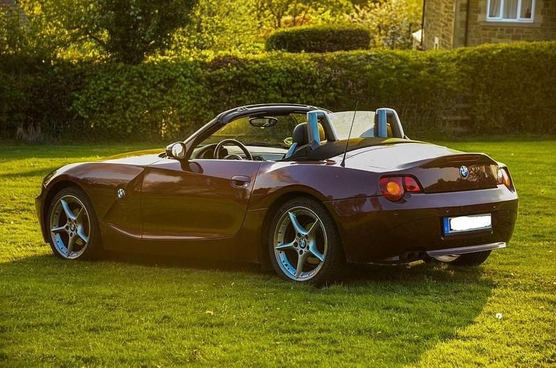 Rot Gebraucht 2003 BMW Z4 Cabrio | 9.000 € (Fairer Preis) - Bild 1/4