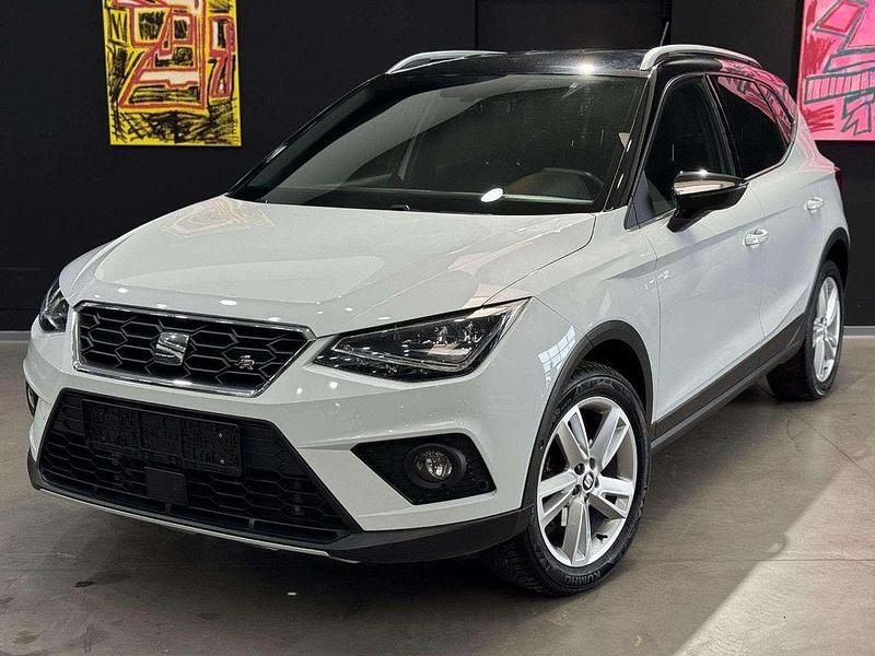 "nevada" weiss Gebraucht 2018 Seat Arona FR SUV | 13.950 € (Guter Preis) - Bild 1/4