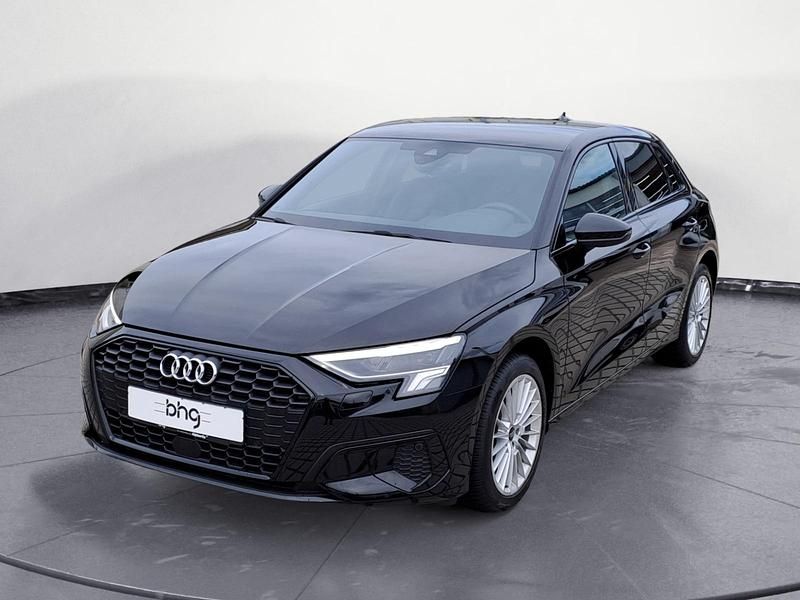 Schwarz Gebraucht 2024 Audi A3 Sportback Advanced Kombi | 33.430 € (Fairer Preis) - Bild 1/4