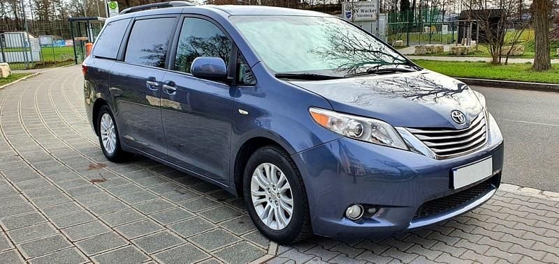 Gebraucht Toyota Sienna XLE 270 PS (198 kW) 2016 Blau Van / Kleinbus