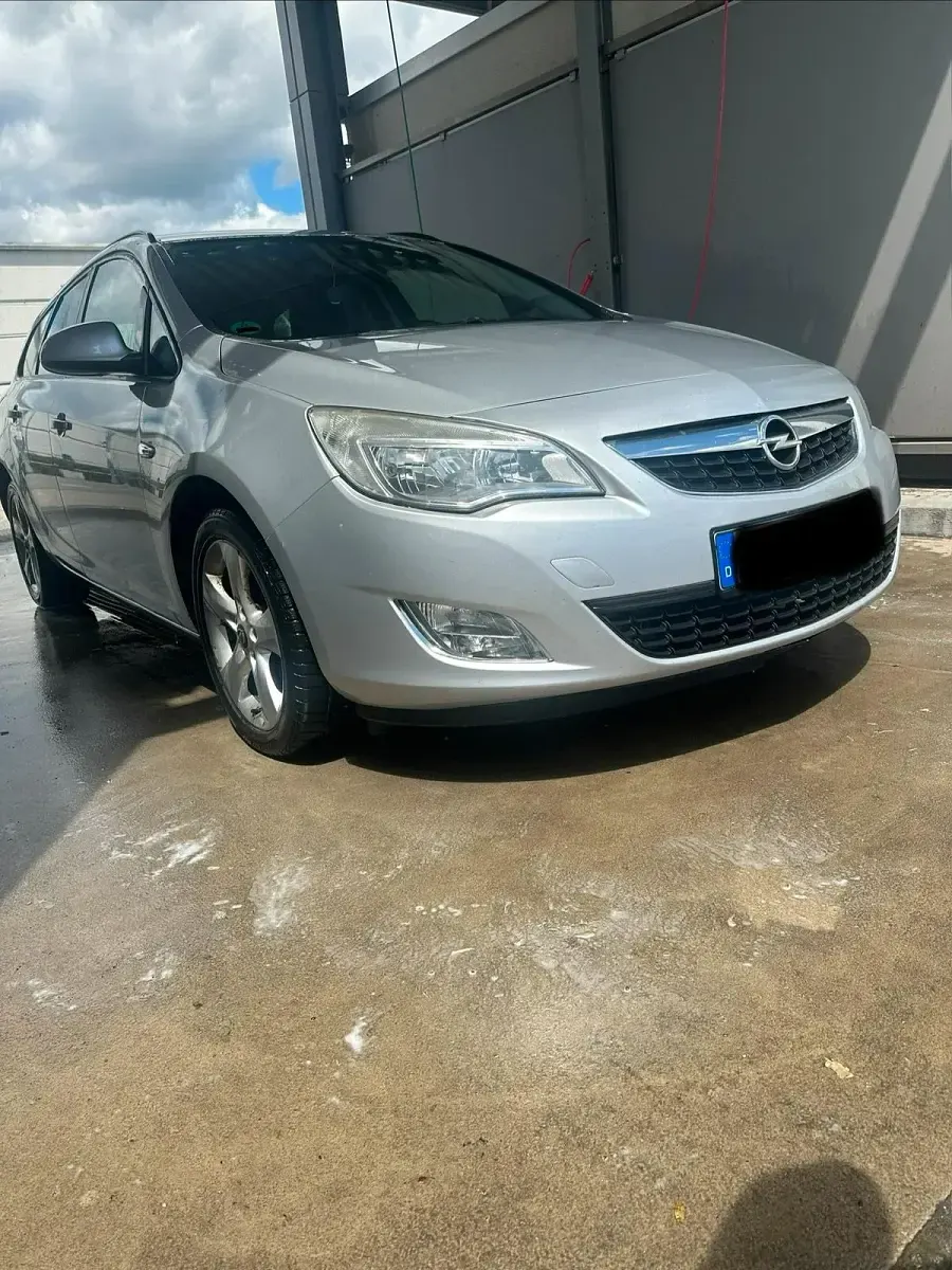 Gebraucht Opel Astra 81 PS (59 kW) 2012 Grau Kombi