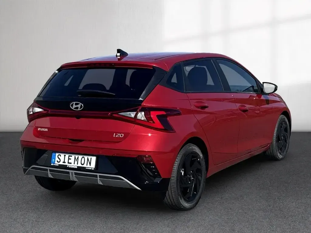 Neu Hyundai i20 Blackline 90 PS (66 kW) 2026 Rot Kleinwagen