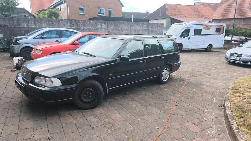 Gebraucht 2001 Volvo V70 Kombi | 1.400 € - Bild 1/4