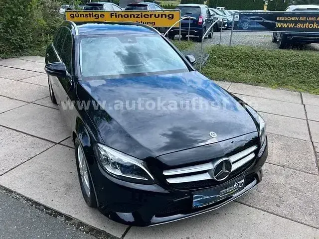 Gebraucht Mercedes C220 Avantgarde 194 PS (142 kW) 2019 Schwarz Kombi