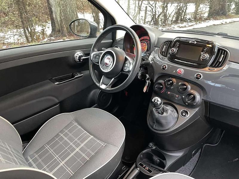 Gebraucht Fiat 500 Lounge 69 PS (50 kW) 2018 Colore esterno (carrara grau) Kleinwagen