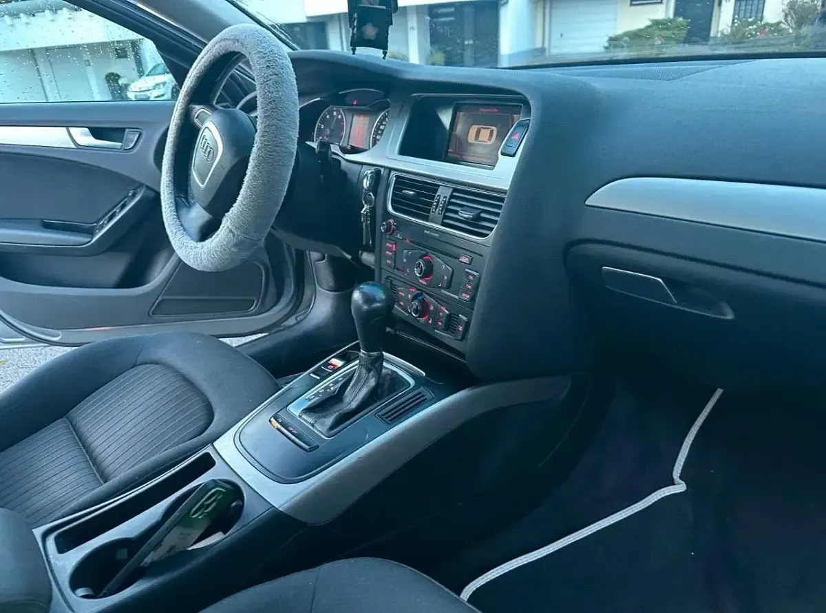 Gebraucht Audi A4 120 PS (88 kW) 2009 Andere farben Limousine