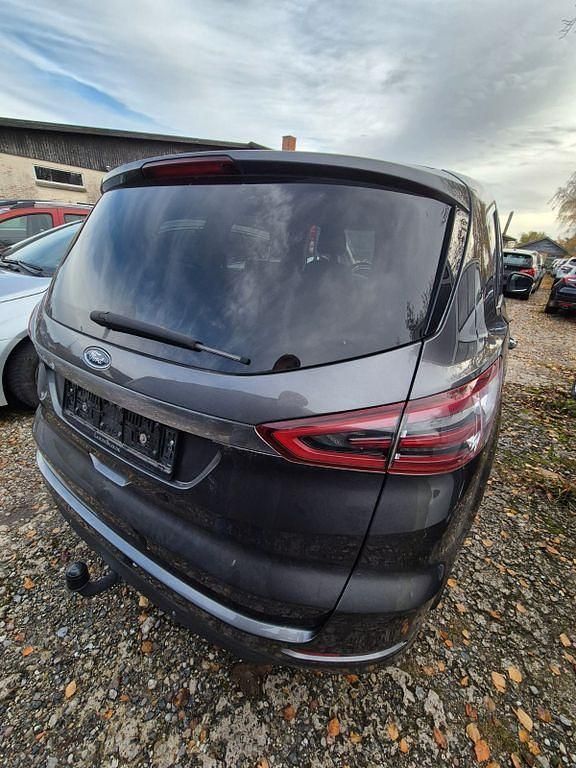 Gebraucht Ford S-MAX Titanium 160 PS (117 kW) 2016 Schwarz Van / Kleinbus