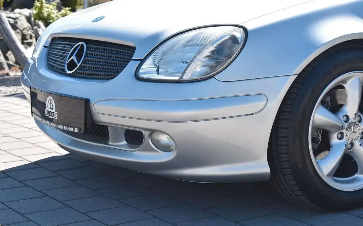 Gebraucht Mercedes SLK320 218 PS (160 kW) 2002 Silber Cabrio