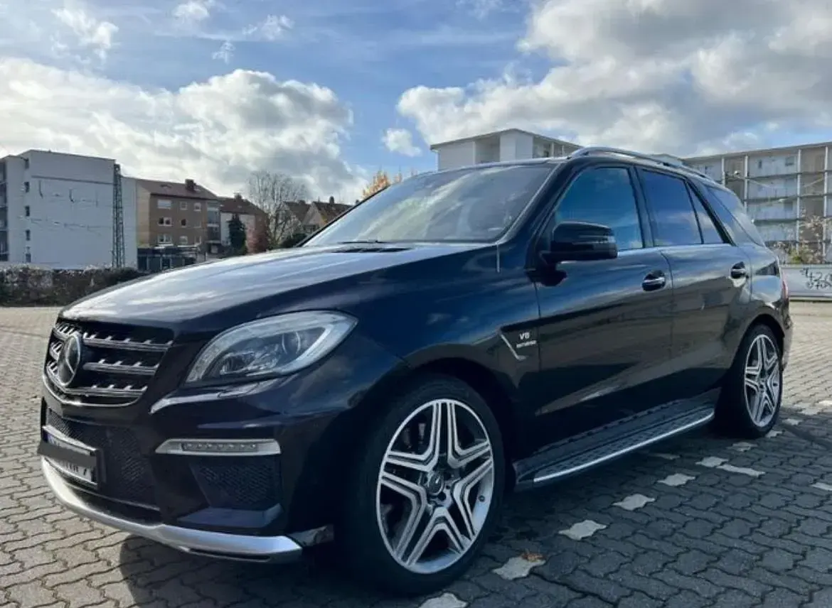 Gebraucht Mercedes ML63 AMG AMG 525 PS (386 kW) 2012 Schwarz SUV