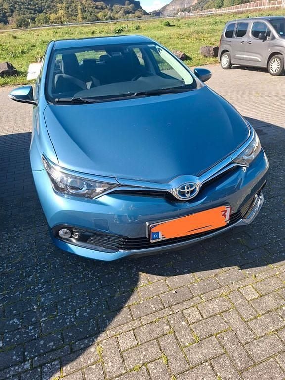 Gebraucht Toyota Auris Hybrid Edition-S 136 PS (100 kW) 2016 Blau Limousine