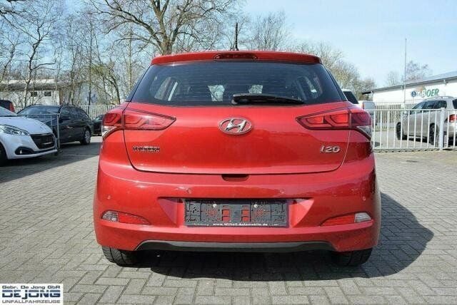 Gebraucht Hyundai i20 Intro Edition 101 PS (74 kW) 2015 Andere farbe