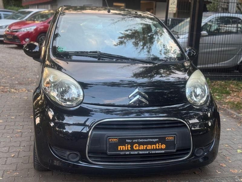 Schwarz Gebraucht 2010 Citroën C1 Kleinwagen | 5.499 € (Fairer Preis) - Bild 1/4