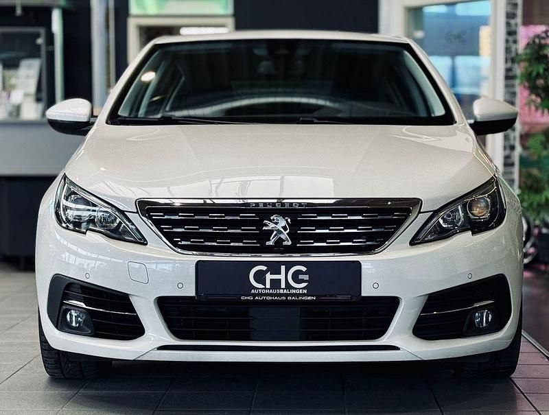 Gebraucht Peugeot 308 Allure 131 PS (96 kW) 2018 Weiß Limousine
