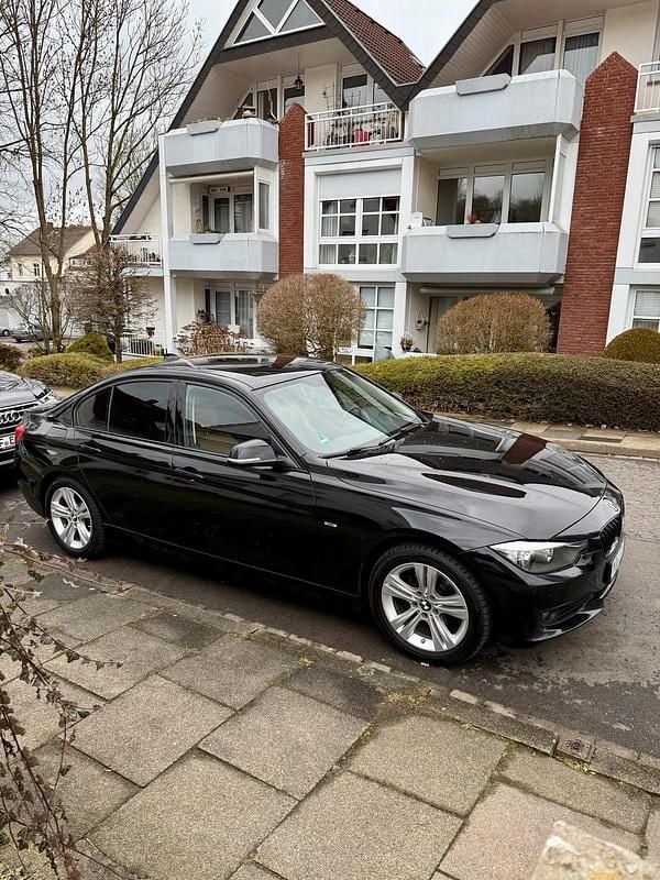 Gebraucht BMW 320 Luxury Line 184 PS (135 kW) 2012 Schwarz Limousine