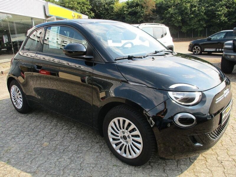 Gebraucht Fiat 500e Action 69 kW (95 PS) 2022 Schwarz Kleinwagen